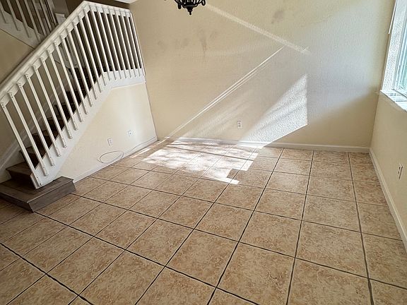 5th image of 2623 SE 14th Ave #396