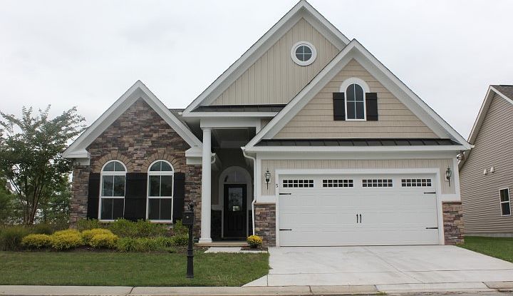 1st image of 5 Blue Heron Ct