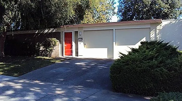 981 Ticonderoga Dr — Photo 1
