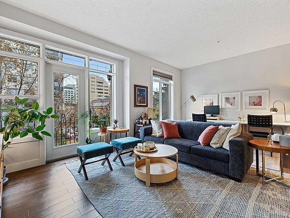 4th image of 923 15th Ave SW #304