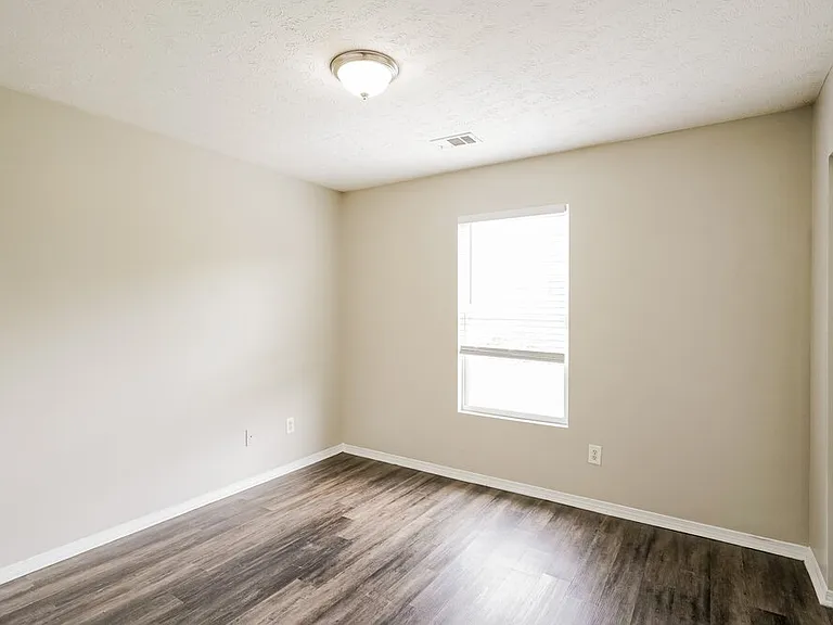 2893 Creekbend Dr — Photo 12