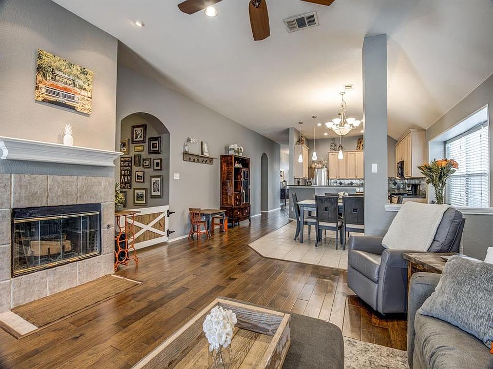 1st image of 6585 Clydesdale Ct