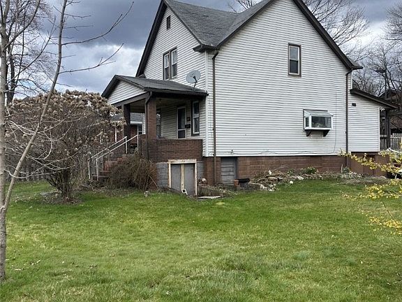 3rd image of 3127 Braun Ave