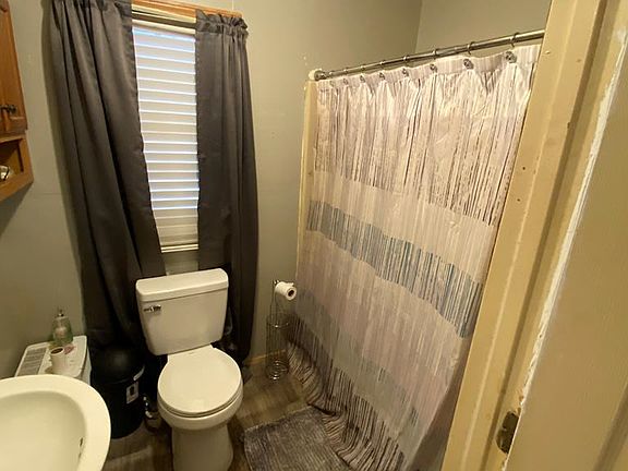 4th image of 617 Magnolia Dr