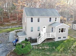 517 Douglas Rd, Northbridge, MA 01534
