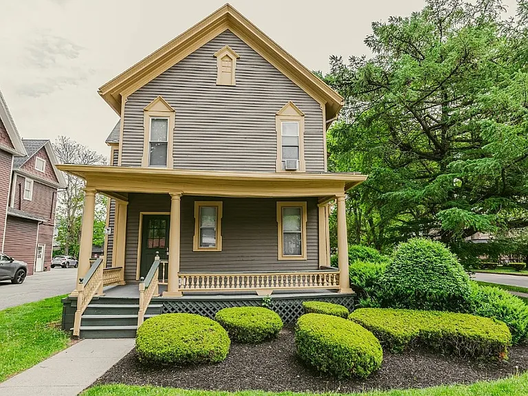 49 Vick Park #A — Photo 1
