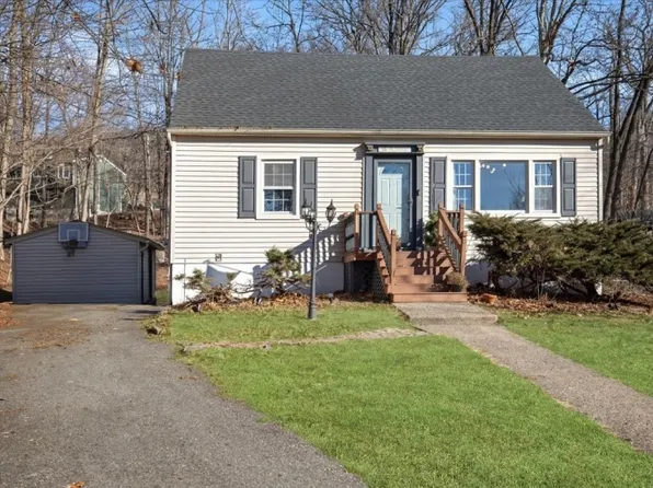 16 Wildwood Ter, Ringwood, NJ 07456