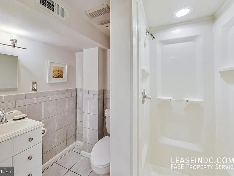 535 Gresham Pl NW — Photo 31