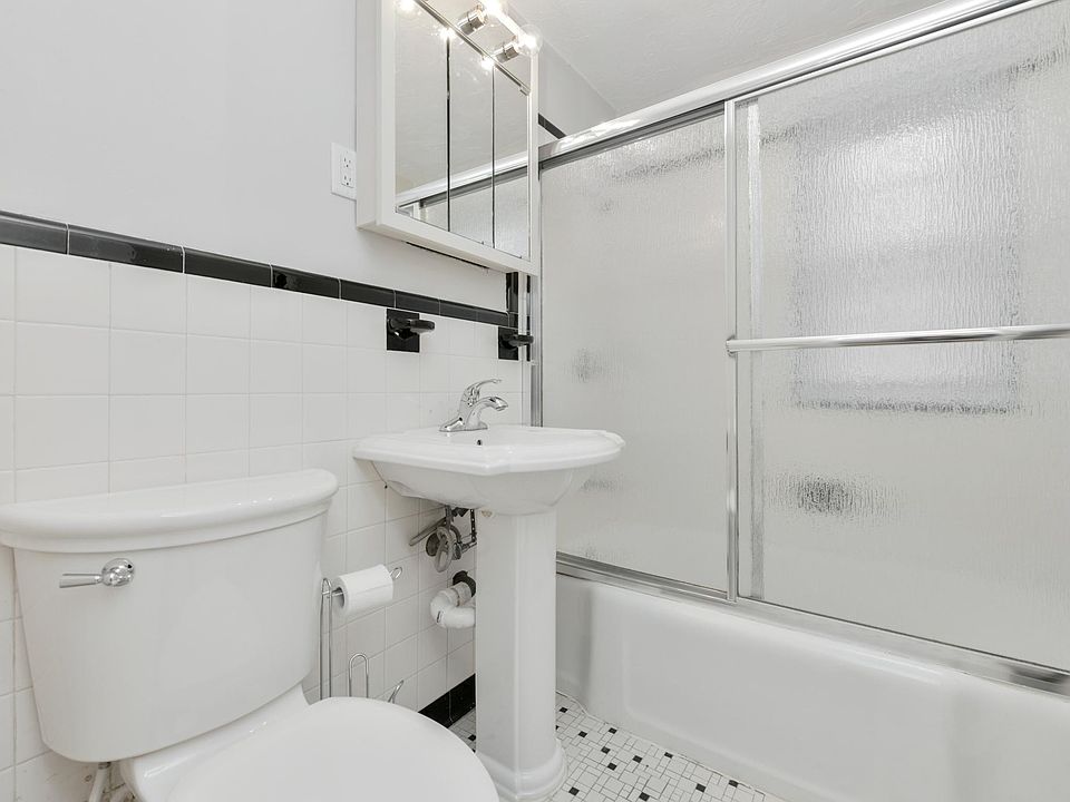 1st image of 25 Lennon Ct APT 23