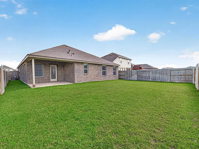 22215 Scarlino Dr — Photo 38