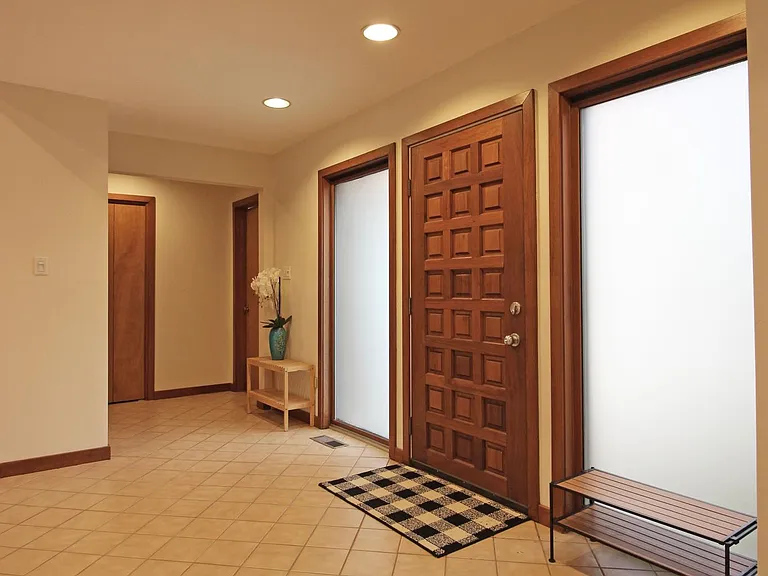 6872 Melrose Dr — Photo 50