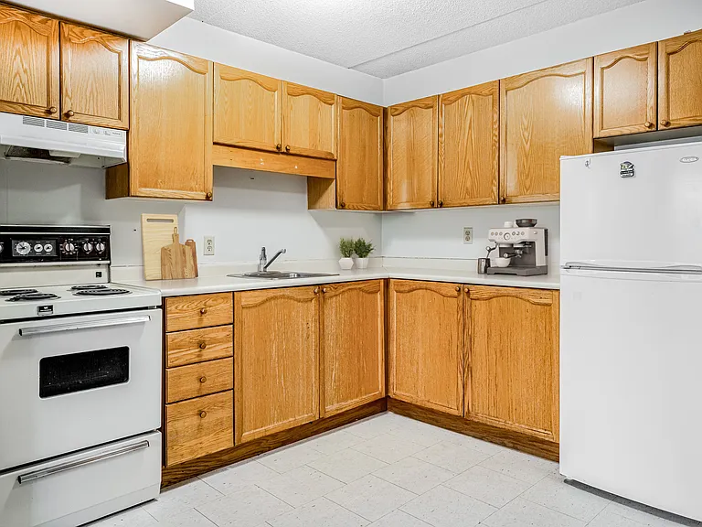 605 Davenport Rd — Photo 8