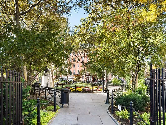 Rented by Sotheby's International Realty | media 35