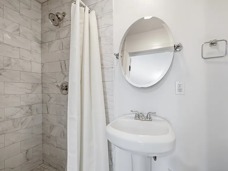 547 Harding Pl — Photo 15
