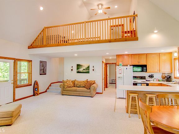 5th image of 247 Panorama Dr