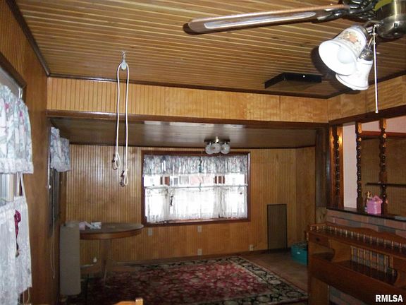 2nd image of 1001 Follis Ave