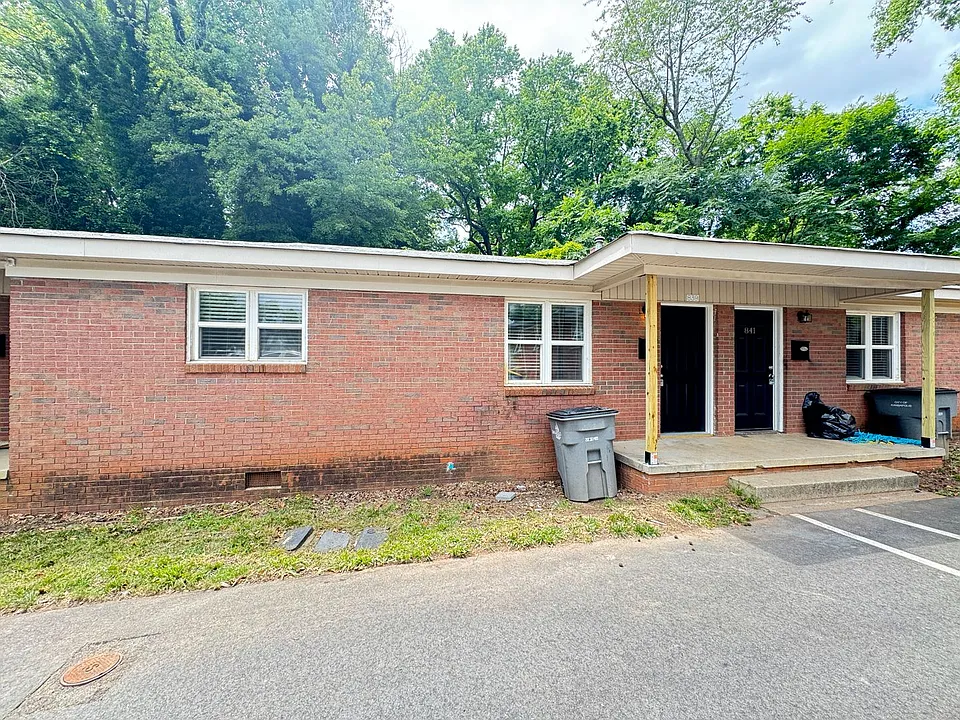 1404 Oakwood Ave