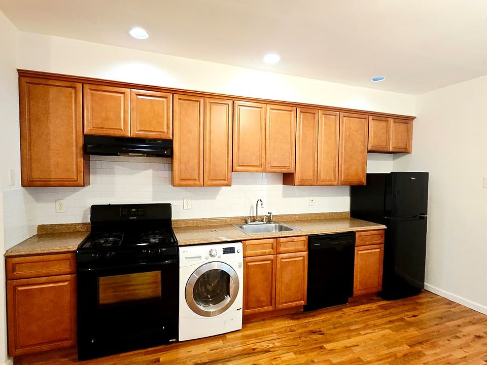 1st image of 400 Woodlawn Ave #1B