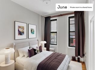 531 W 48th St #B, New York, NY 10036