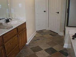 5th image of 2405 Hollon Dr