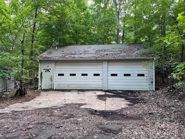 1040 Meadow Bend Dr, York, SC 29745