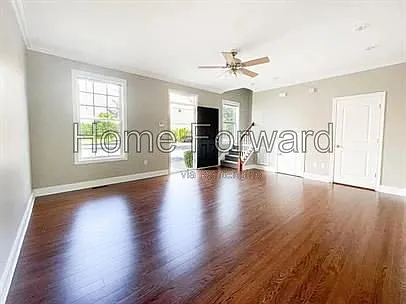 4 bed, 2.5 bath, 1710 sqft, $2,500 — Photo 2