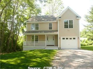 18 Ridgewood Dr, Mystic, CT 06355