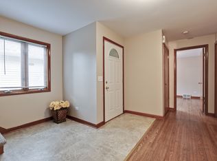 37953 N Watts Ave, Spring Grove, IL 60081