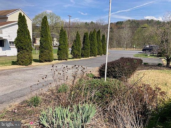 2nd image of 1220 Valley Rd