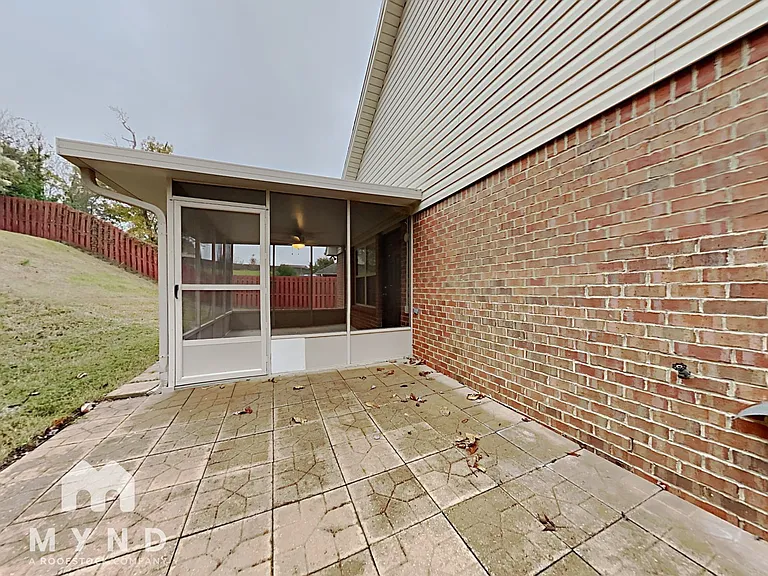 2086 Edgewood Dr — Photo 22