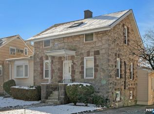 696 Day Ave, Ridgefield, NJ 07657