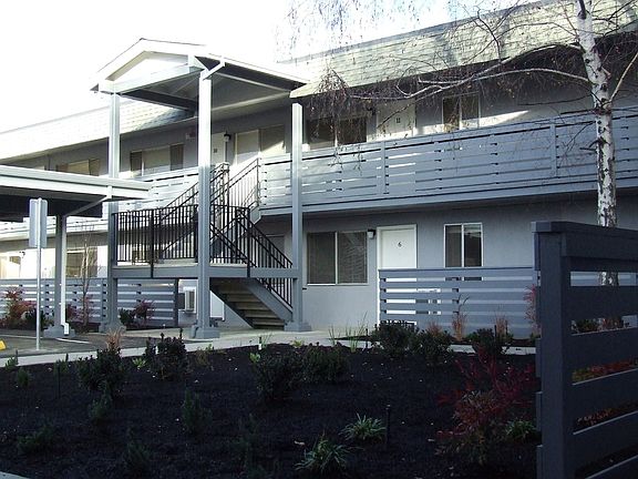 Conveniently located 17-unit Apartment Complex in North Concord