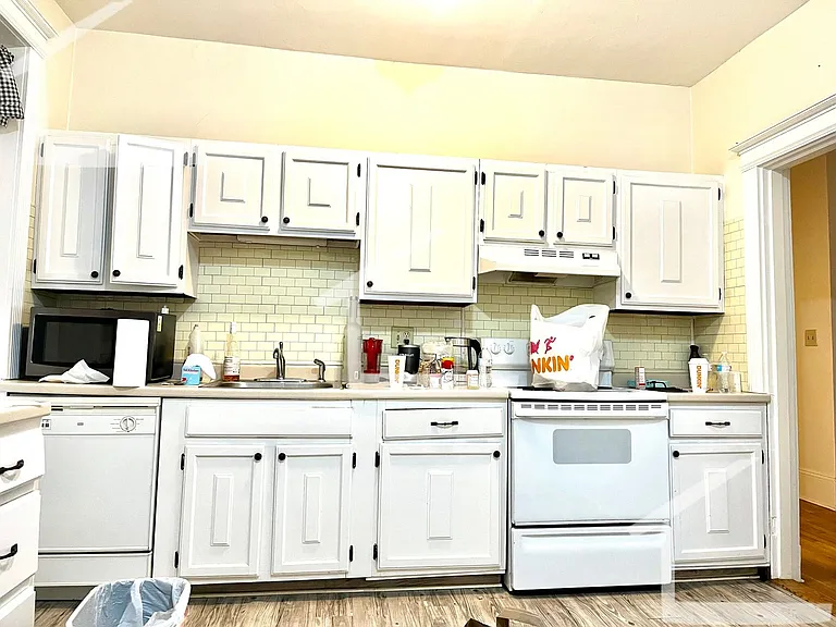 75B Longwood Ave #2R — Photo 1