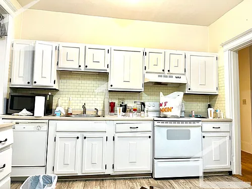 75B Longwood Ave #2R Photo 1 75B Longwood Ave #2R Photo 1