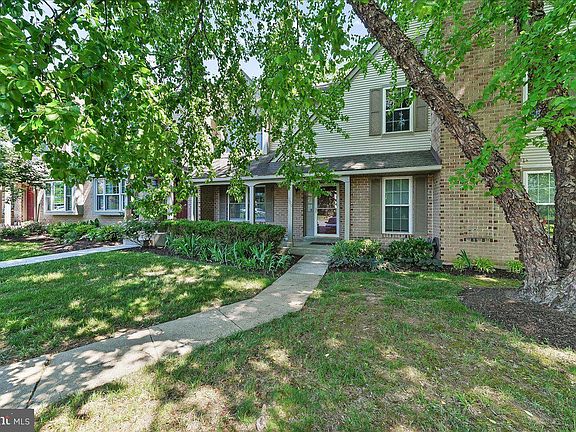 2nd image of 209 Victoria Ct #101