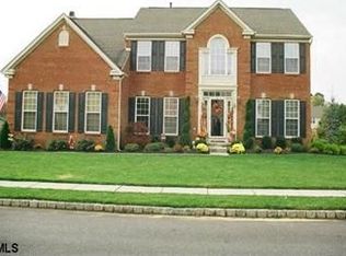 12 Hideaway Ln, Egg Harbor Township, NJ 08234