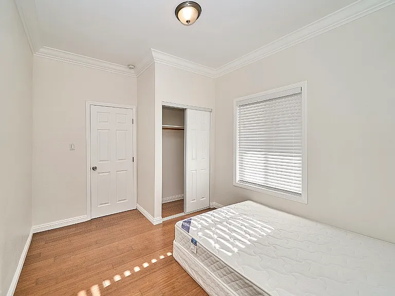 3326 Barnes Ave — Photo 6