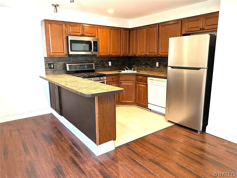 253 Glenhaven Dr — Photo 2