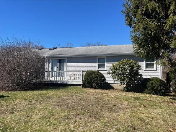 21 Orlando Dr, Narragansett, RI 02882