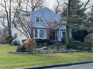 47 Dutchess Dr, Orangeburg, NY 10962