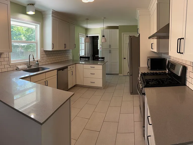 2607 Lomond Dr — Photo 4