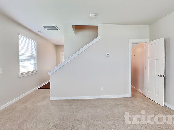 2nd image of 4822 Kingdom Dr