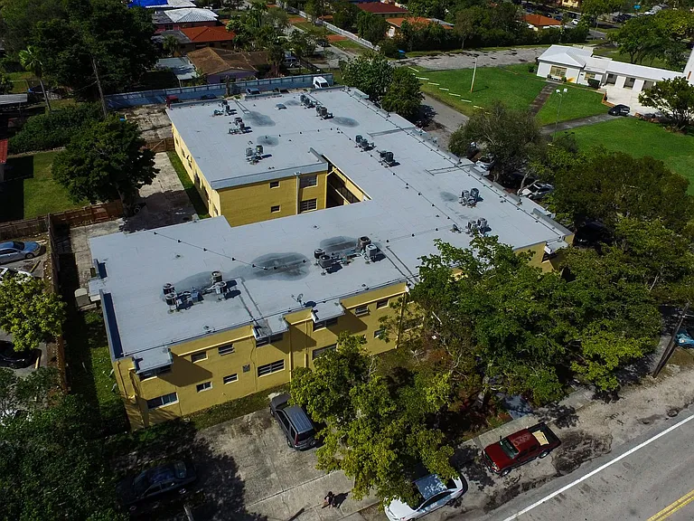 Dixie Apartments — Photo 10