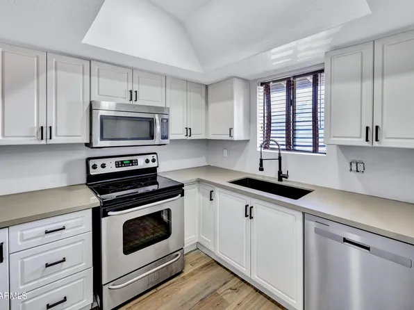 425 E CULLUMBER Avenue #C, Gilbert, AZ 85234