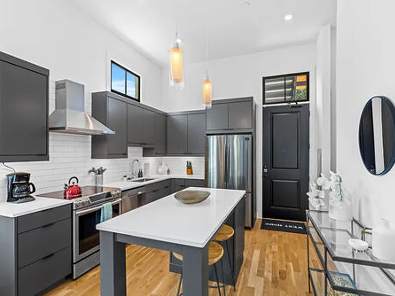 788 Bonaventure Ave NE — Photo 1