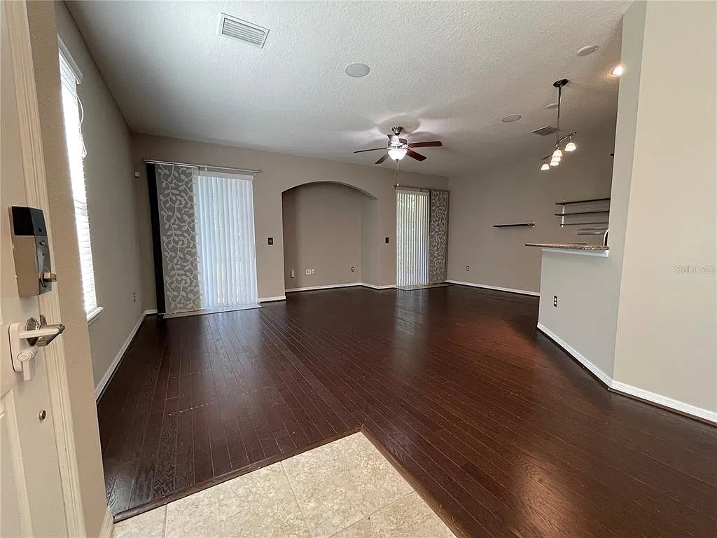 3 bed, 2.5 bath, 1776 sqft, $2,995 — Photo 4