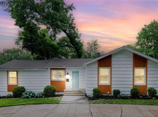 4908 W 77th St, Prairie Village, KS 66208