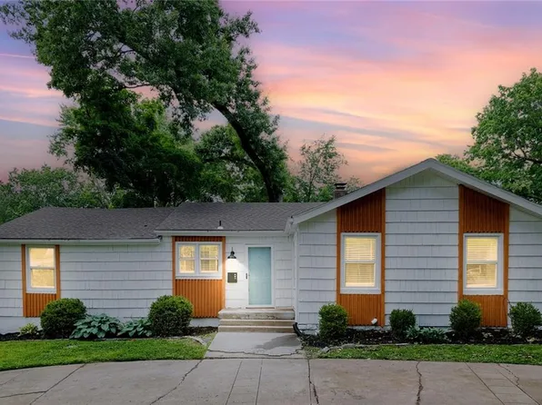 4908 W 77th St, Prairie Village, KS 66208
