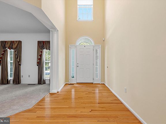 4th image of 7902 Rosebud Ct