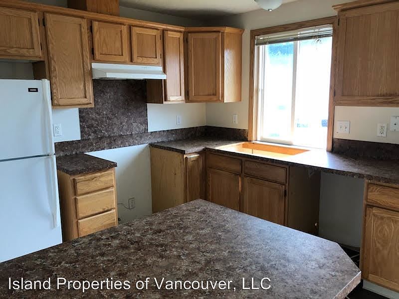 2nd image of 3313 NE 140th Ave